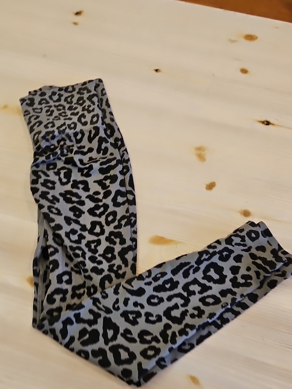 SHEIN Black & Grey Leopard Print Leggings